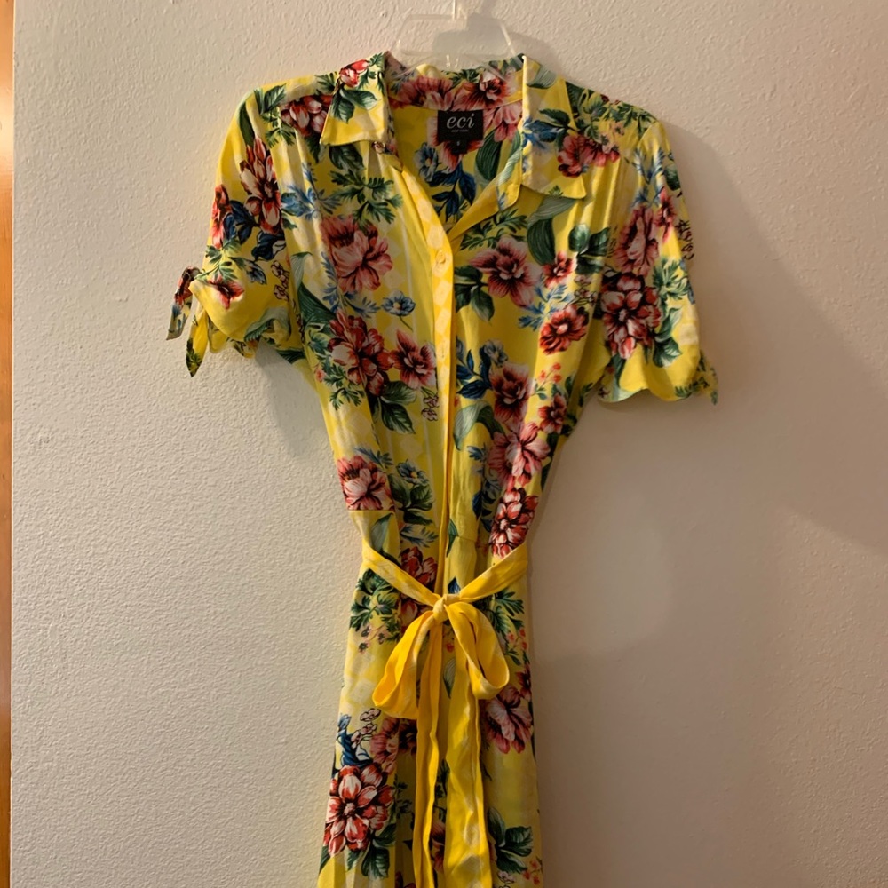 NWOT Yellow floral eci mini shirt dress. Size 8